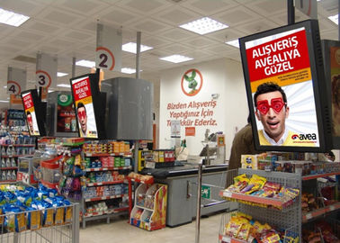 शॉपिंग मॉल और सुपरमार्केट के लिए खुदरा एलसीडी डिजिटल साइनेज प्रदर्शन पर नज़र रखता है