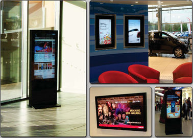 बड़े मीडिया स्क्रीन आउटडोर एलसीडी डिस्प्ले डिजिटल साइनेज बस स्टेशन यूएसबी प्लेबैक